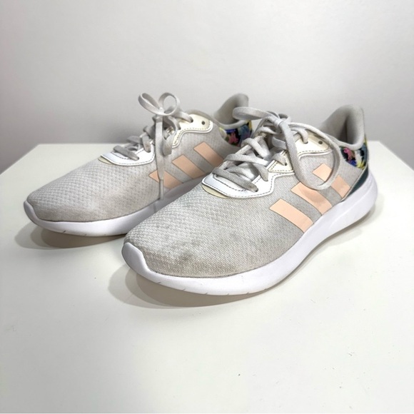 Adidas Women’s QT Racer running shoe with Floral Print and Pink stripes - Picture 7 of 12